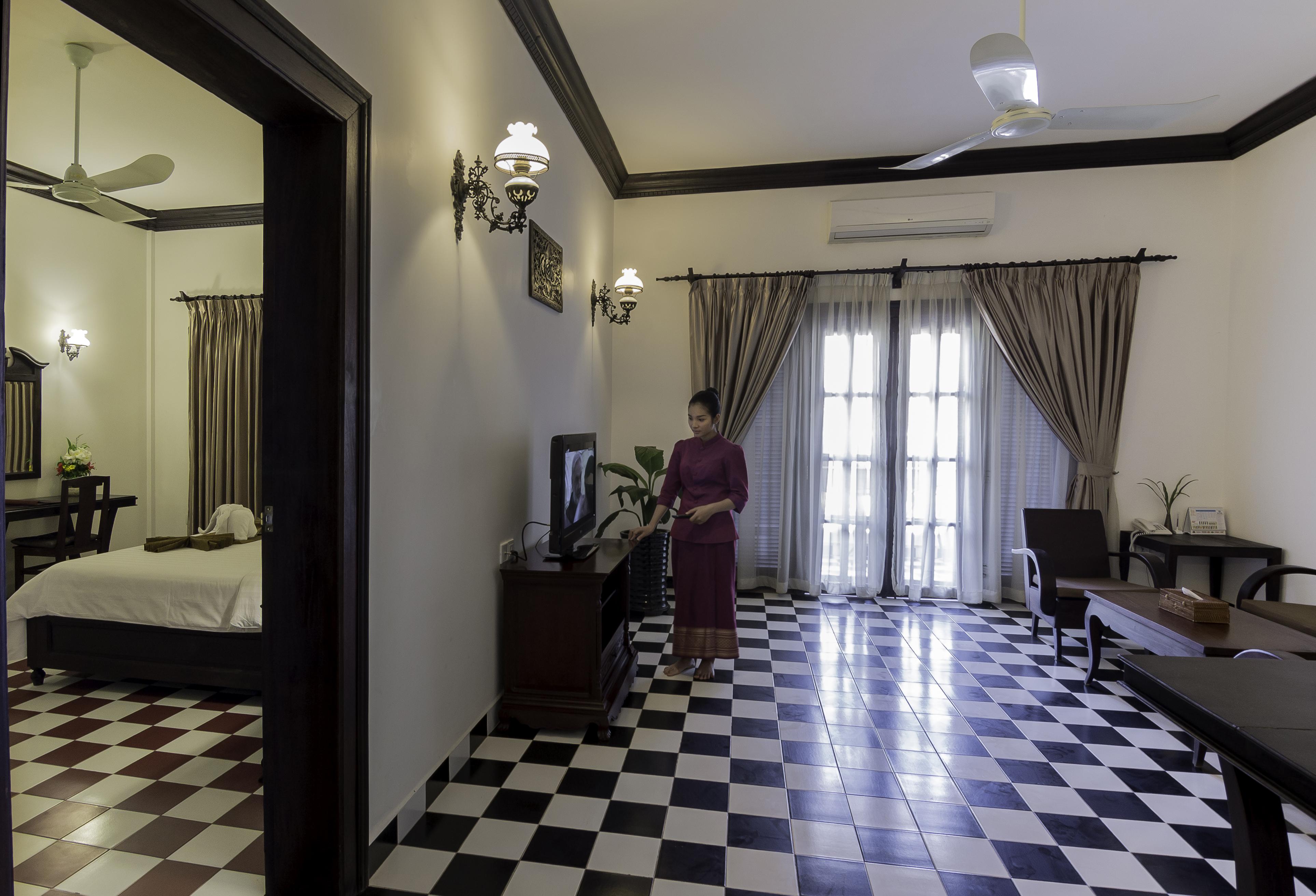 Chateau D'angkor La Khách sạn Siem Reap