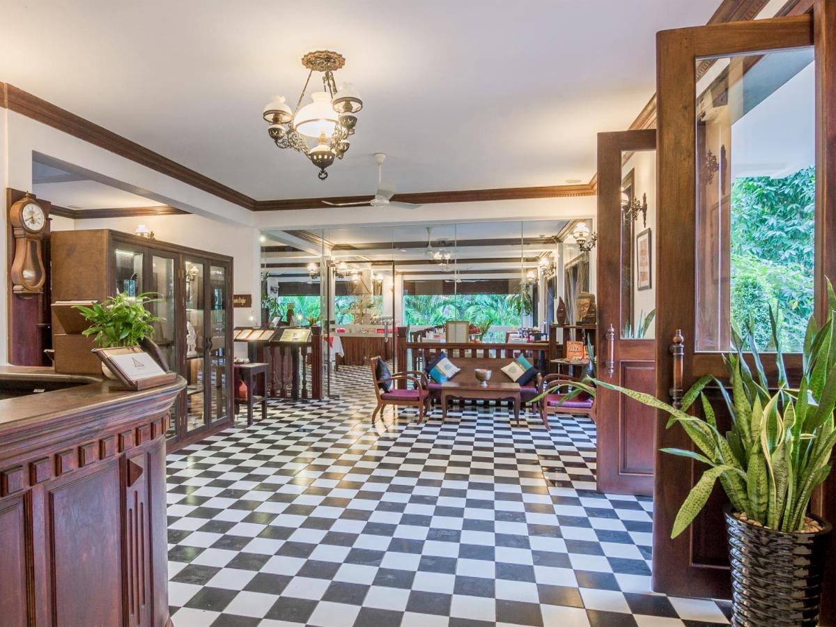 Chateau D'angkor La Khách sạn