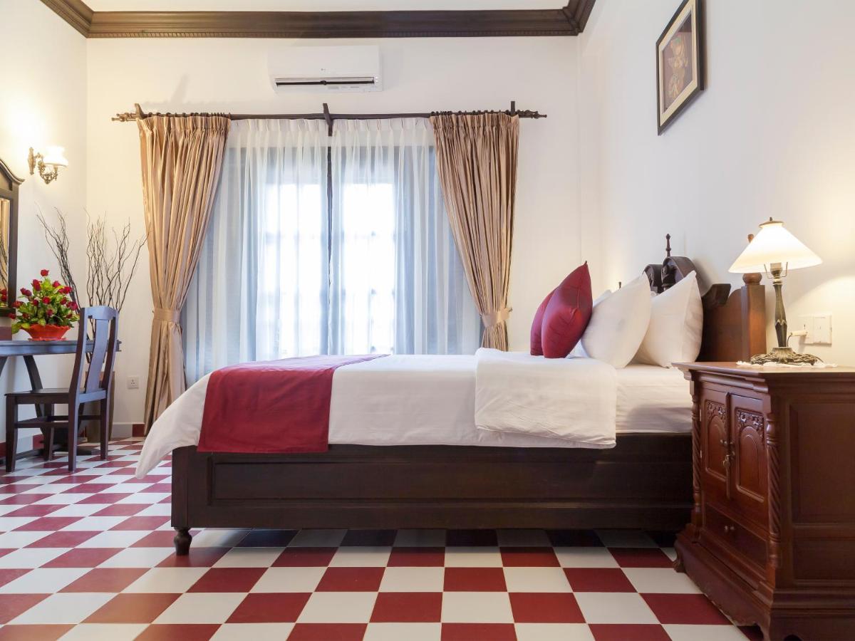 Chateau D'angkor La Hotel